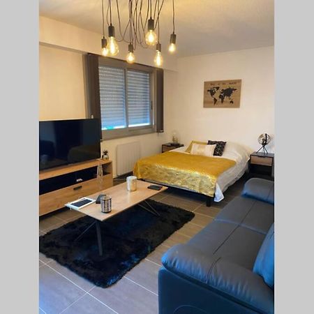 Le 12 Du Temple - Plein Coeur Centre Ville, Residence Privee, 5Mn Gare Sncf, Wifi Et Netflix 니오르 외부 사진