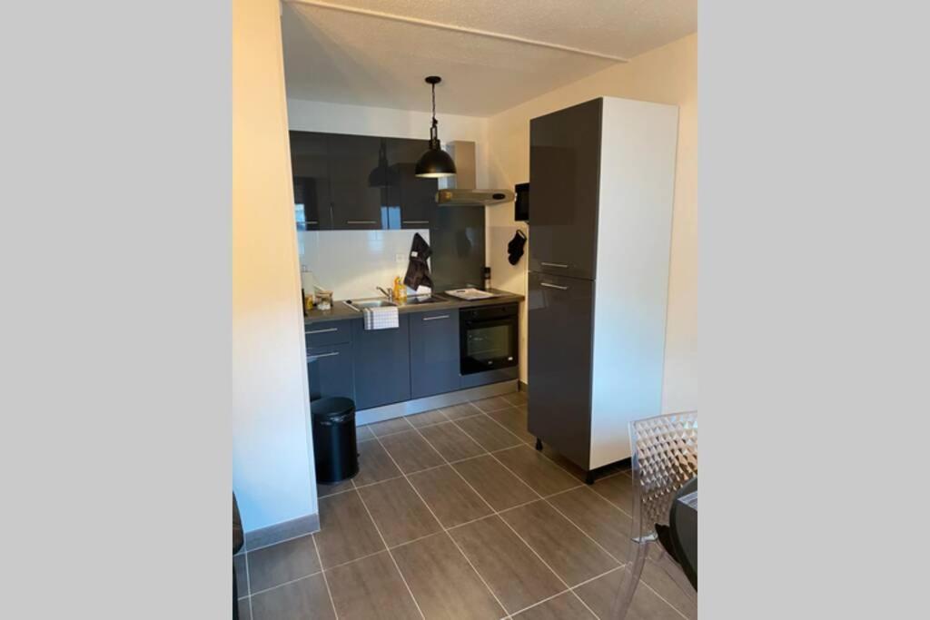 Le 12 Du Temple - Plein Coeur Centre Ville, Residence Privee, 5Mn Gare Sncf, Wifi Et Netflix 니오르 외부 사진